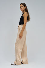 Cargar imagen en el visor de la galería, JOGGERS CAMEL SALSA
