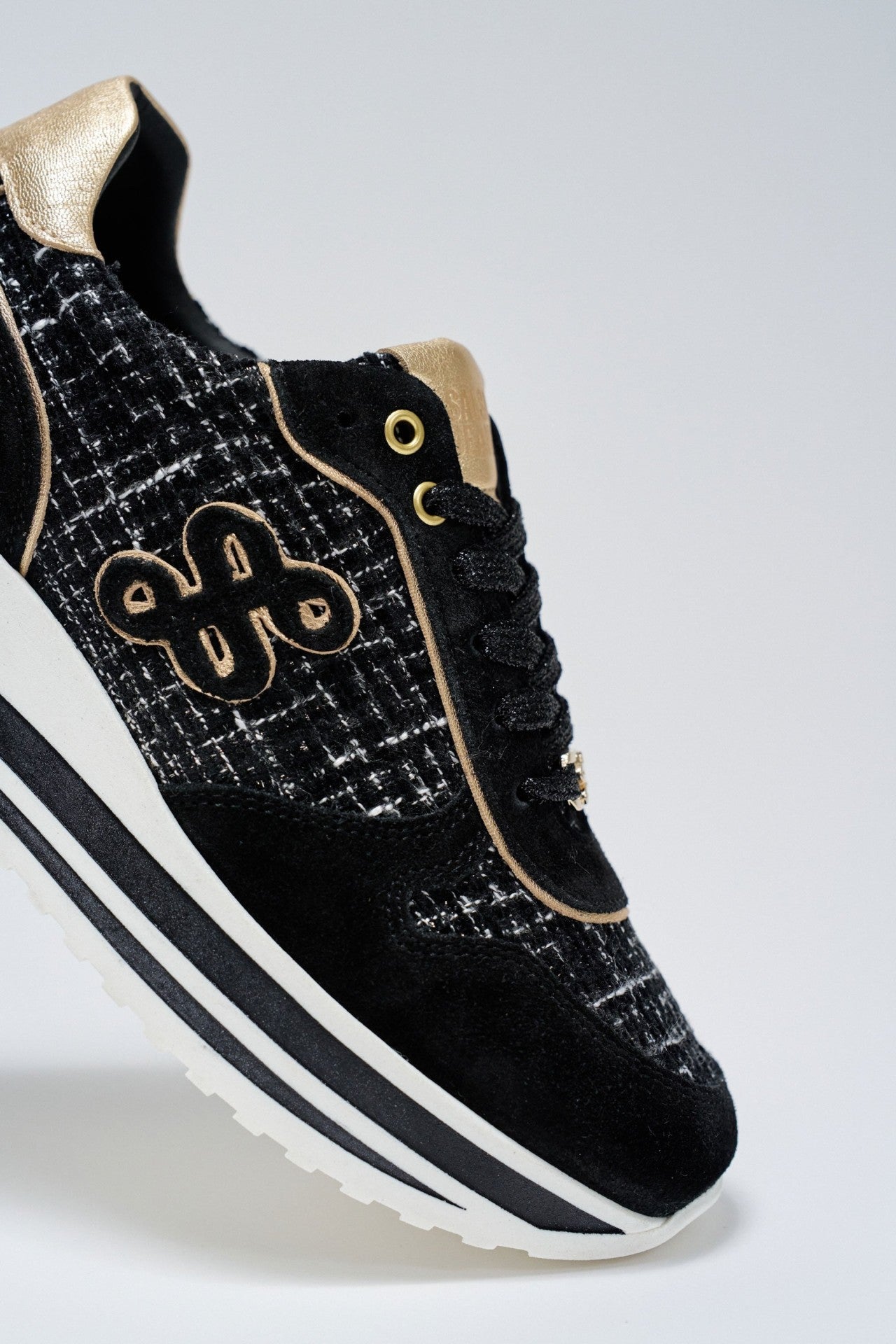 ZAPATILLA PIEL SALSA