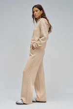 Cargar imagen en el visor de la galería, SUDADERA CAMEL SALSA
