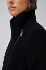 Cargar imagen en el visor de la galería, ABRIGO GRACE PELO SALSA
