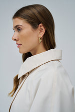 Cargar imagen en el visor de la galería, CHAQUETA IMPERMEABLE SALSA
