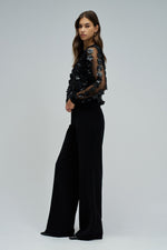 Cargar imagen en el visor de la galería, CAMISETA FLORES SALSA
