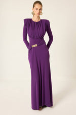 Cargar imagen en el visor de la galería, Vestido de noche largo con detalle dorado – Elegante, entallado y formal

