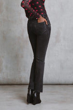 Cargar imagen en el visor de la galería, JEANS BETTINA MINUETO
