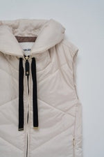 Cargar imagen en el visor de la galería, CHALECO BEIGE SALSA
