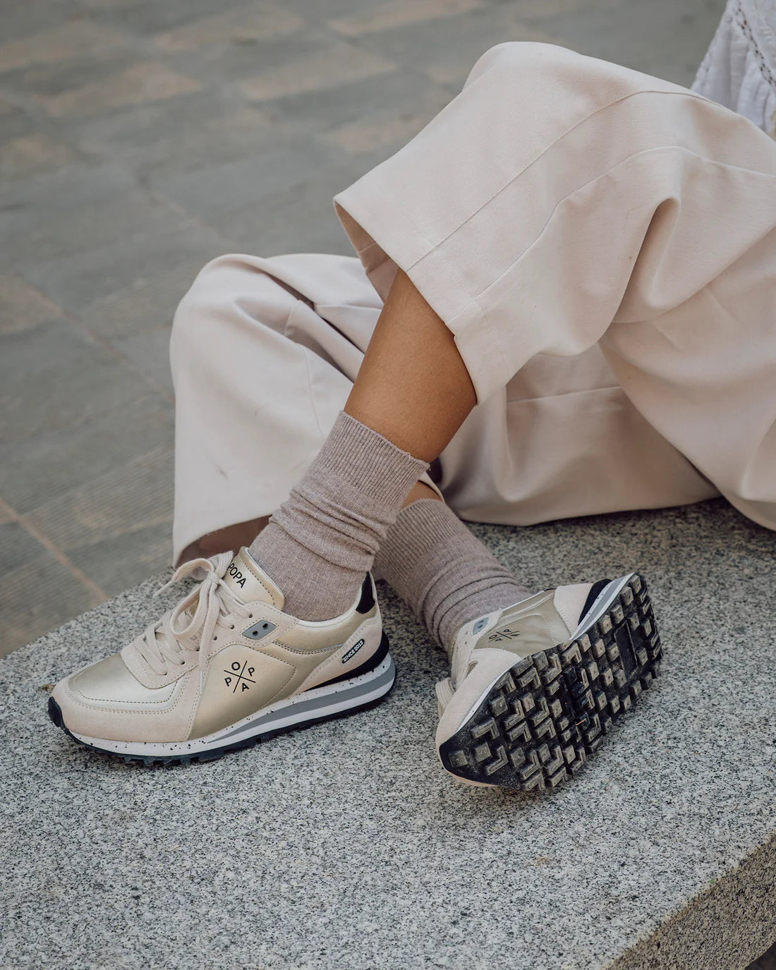 ZAPATILLA BLAKE ORO POPA