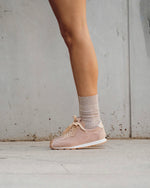 Cargar imagen en el visor de la galería, ZAPATILLA KIRA SERRAJE ROSA POPA
