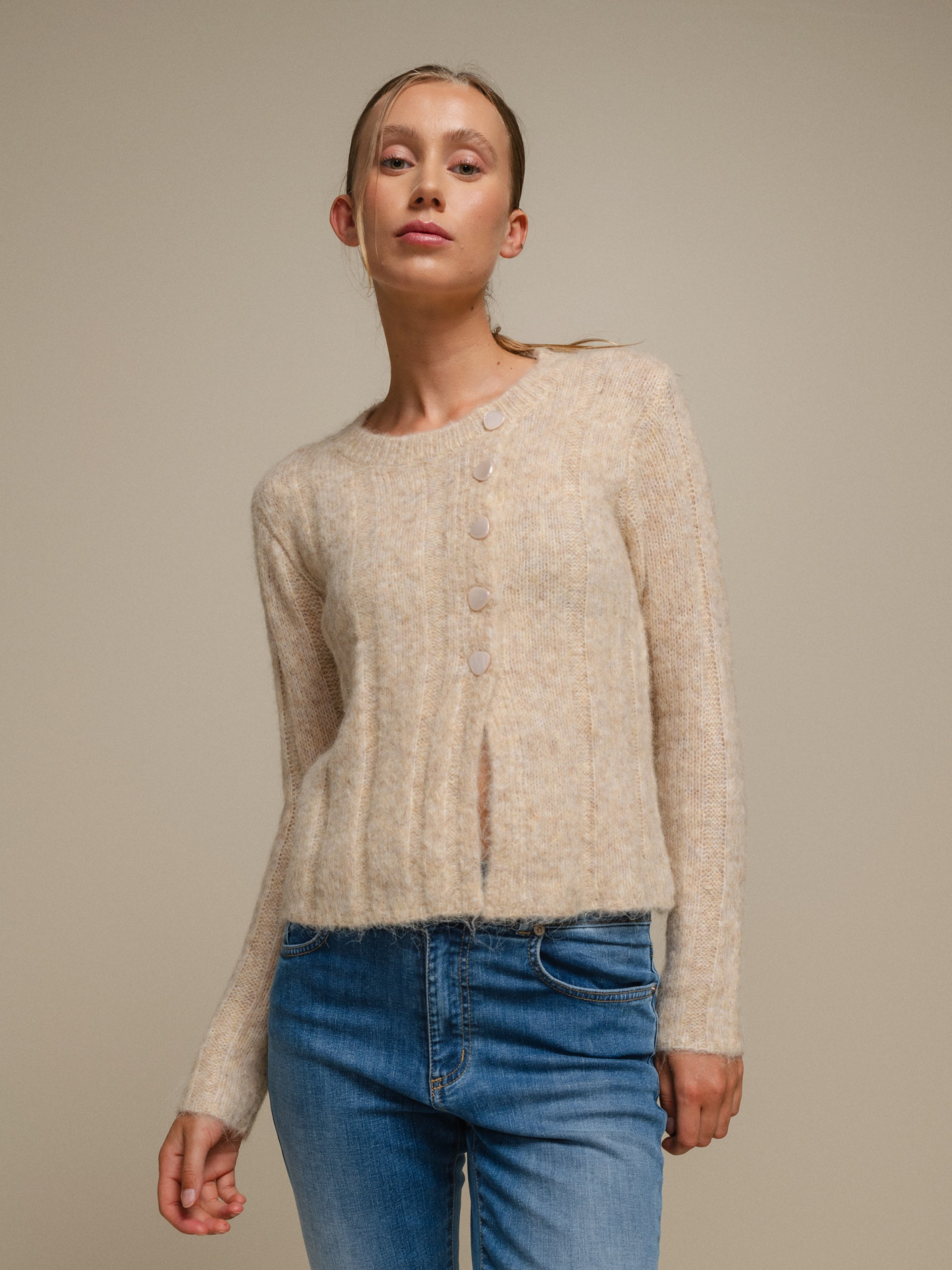 CARDIGAN NECKLINE SMF