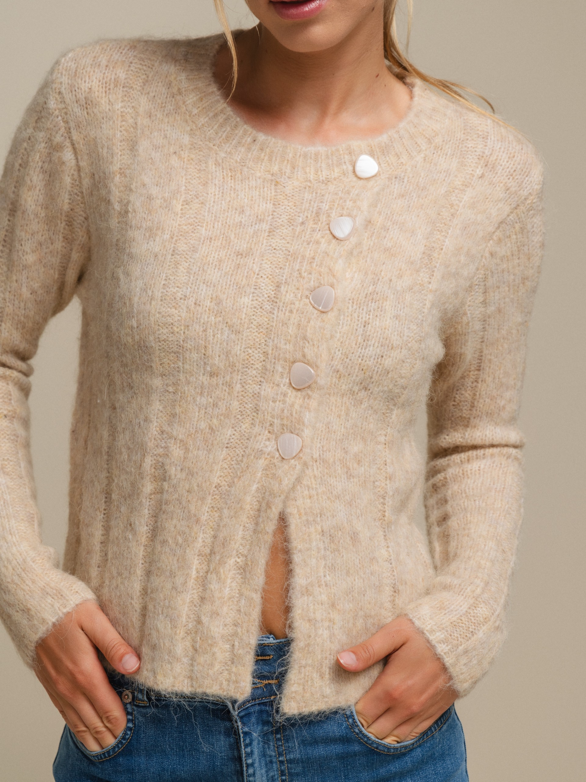 CARDIGAN NECKLINE SMF