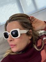 Cargar imagen en el visor de la galería, Gafas  blanca
