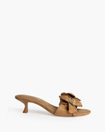 Cargar imagen en el visor de la galería, SANDALIA CAMEL FLOR
