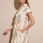 Cargar imagen en el visor de la galería, Vestido corto camisero beige bordado hojas
