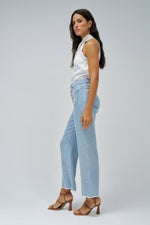 Cargar imagen en el visor de la galería, PANTALON TRUE CROPPED STRAIGHT LIGHTDENIM SALSA
