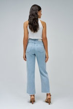Cargar imagen en el visor de la galería, PANTALON TRUE CROPPED STRAIGHT LIGHTDENIM SALSA
