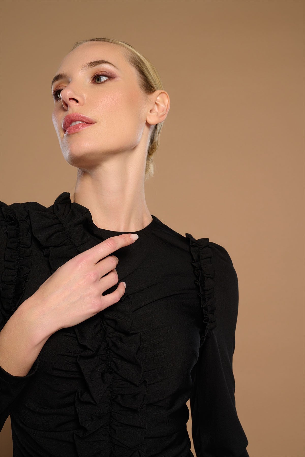 VESTIDO NORA BLACK MINUETO