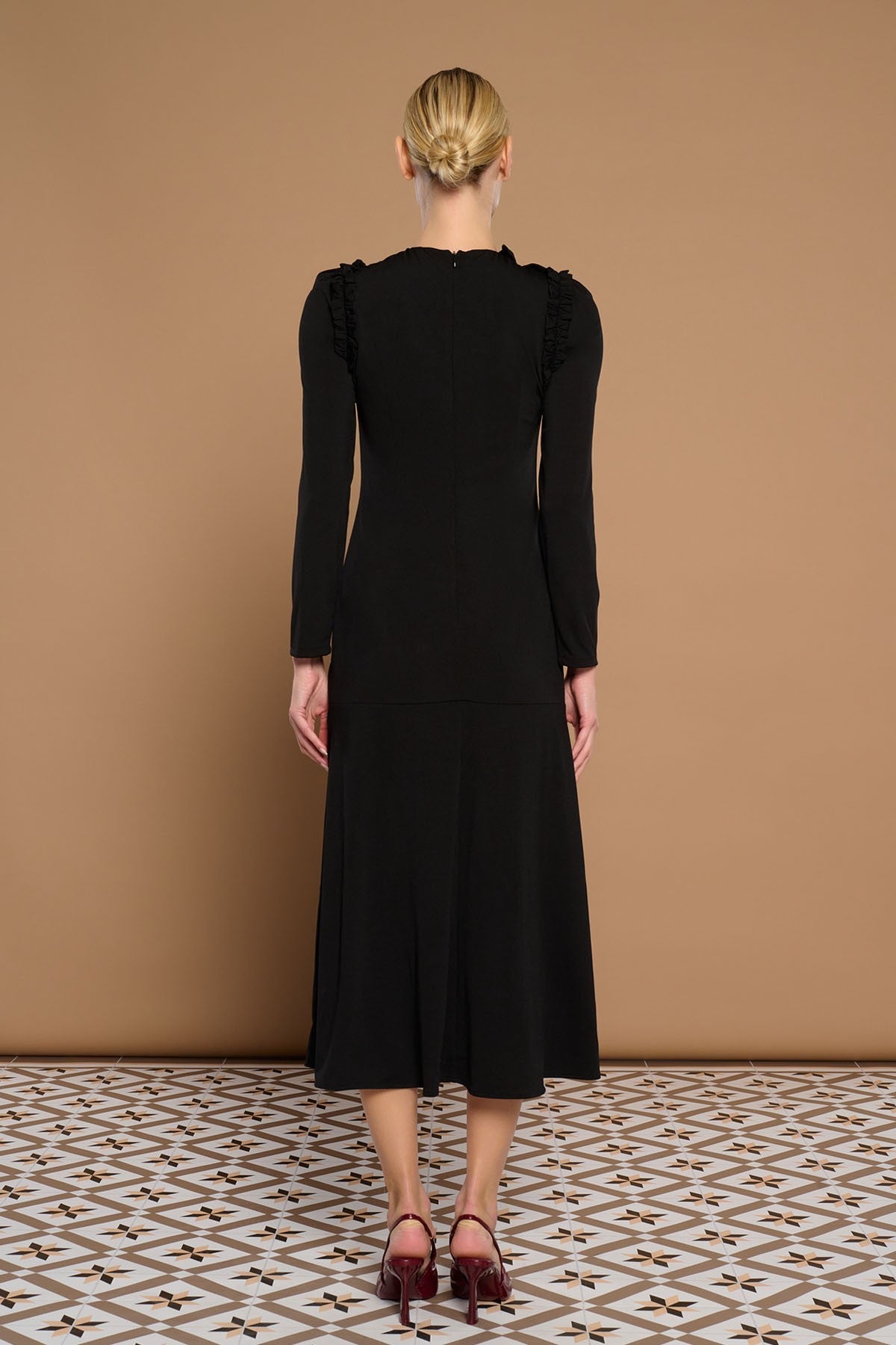 VESTIDO NORA BLACK MINUETO